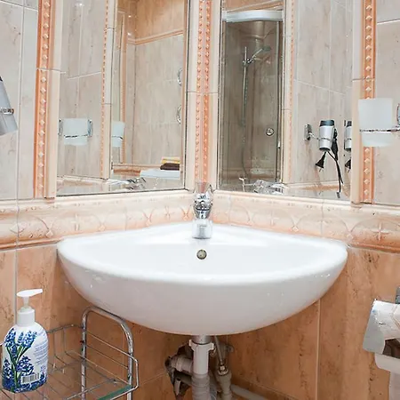 On Prospekt Nezavisimosti Apartment *