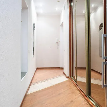 On Prospekt Nezavisimosti Apartment