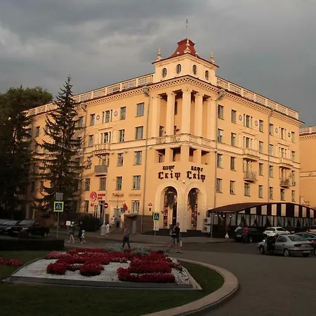 On Prospekt Nezavisimosti * Minsk