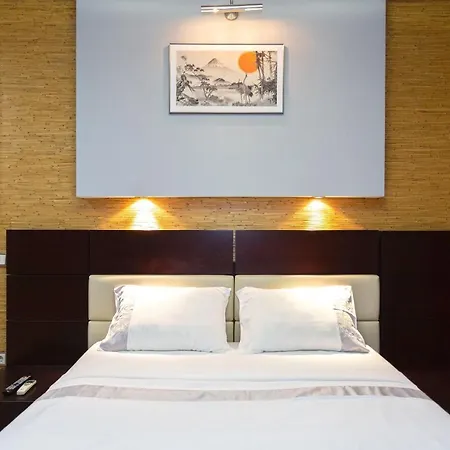 On Prospekt Nezavisimosti Apartment *