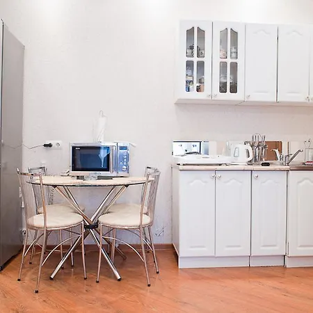 On Prospekt Nezavisimosti Apartament Mińsk